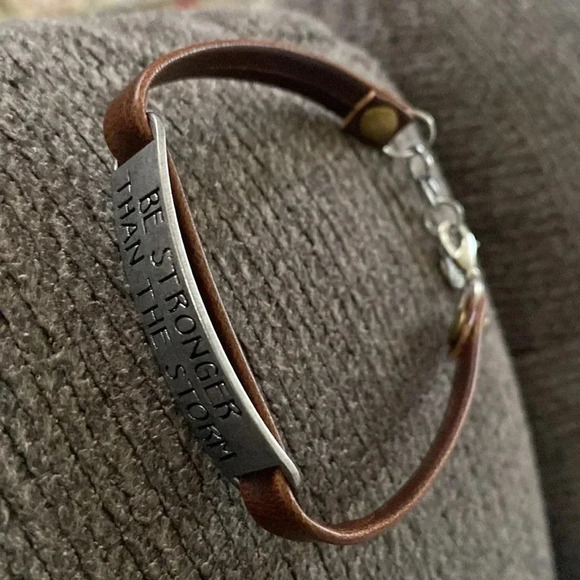 Inspirational Bracelet  Engraved Leather NEW - Picture 3 of 3